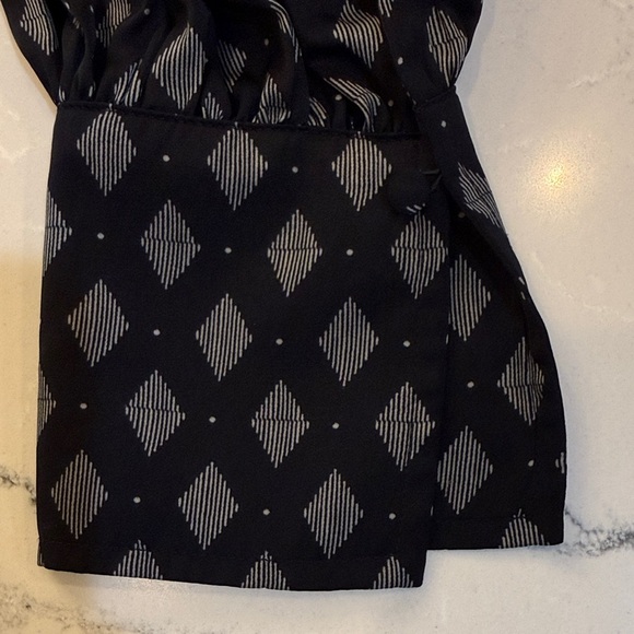 Banana Republic Volume Sleeve Geometric-Print Long-Sleeve Blouse Midnight Blue - Picture 9 of 10